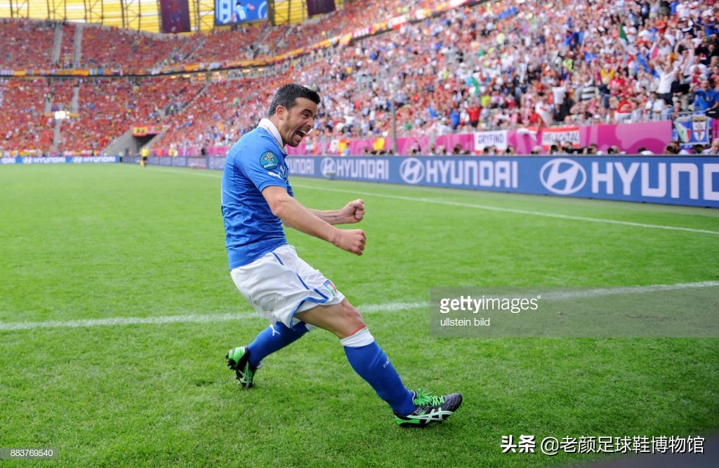 诺维斯基代言的球鞋(伊涅斯塔历代球鞋)(格罗索) - 三甲体育