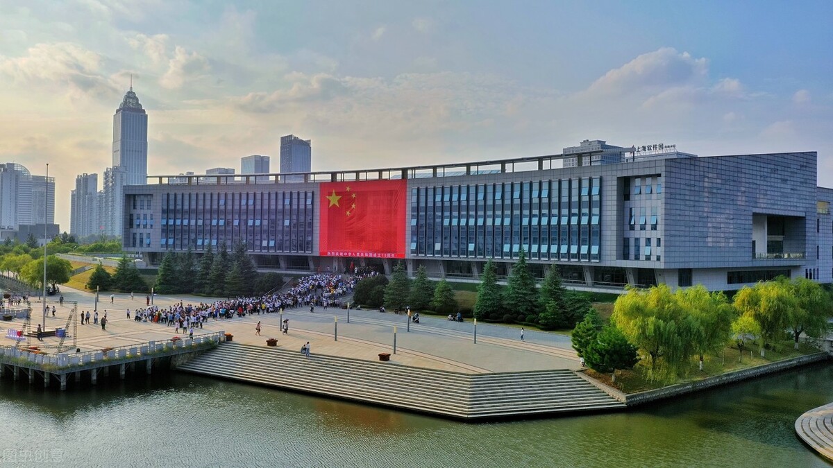 6座城市加入万亿俱乐部，它们有哪些宝藏大学，值得你报考？