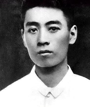 1925年8月23日，新婚不久的周恩来遭遇门卫枪击事件始末