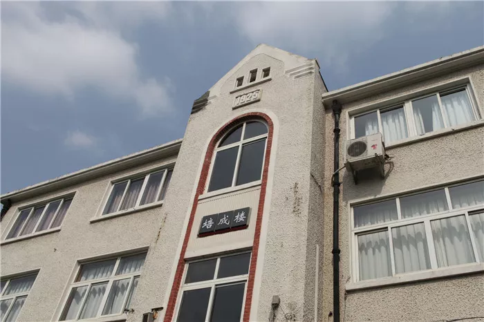 素质的狂欢！市重点待遇，普高分数线，上海15所特色高中来了