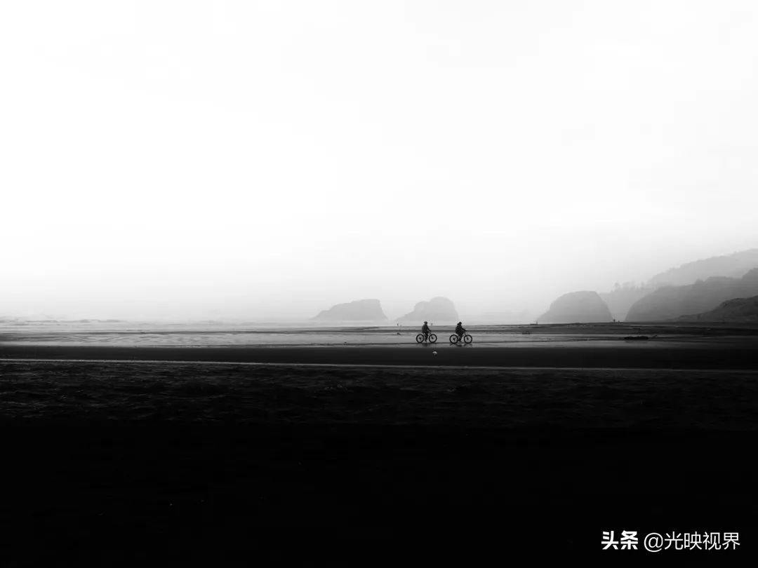静谧的孤独-黑白极简主义摄影奖作品