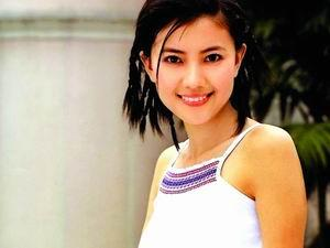 赵又廷爸爸有什么资格当众责骂高圆圆？她身家过亿，可是下嫁赵家