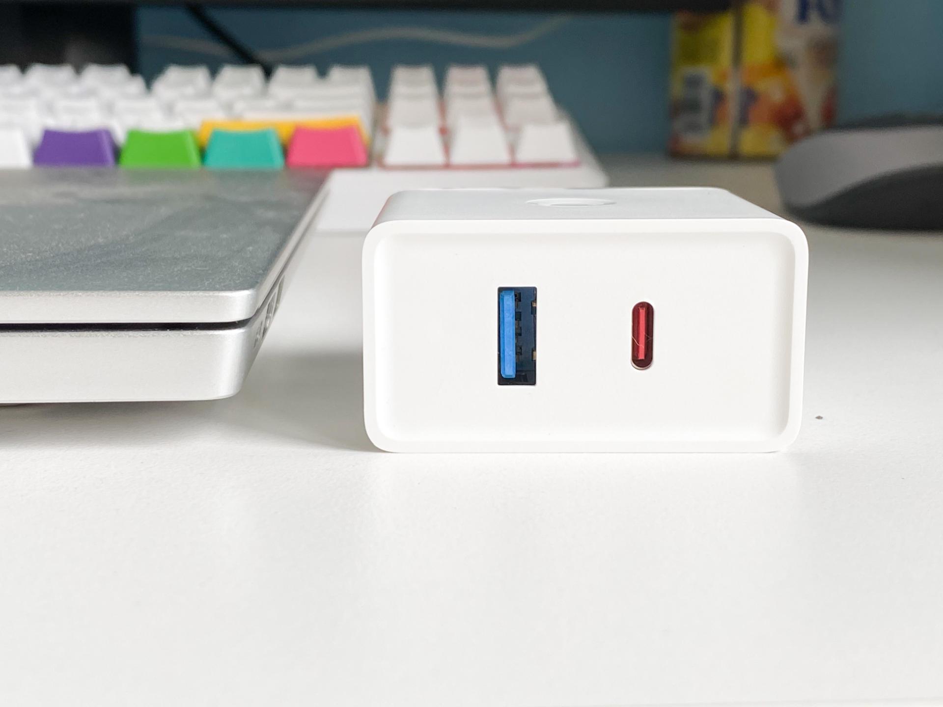 充电快，功率大，一捏就走，入手aigo这款充电器后悔了吗？