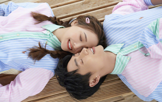 魏晨喜欢看商业片,那种很热血,很激情的,刚好女朋友也喜欢.