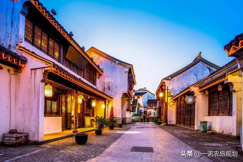 “特色小镇”接连失败,那乡村旅游开发如何做?