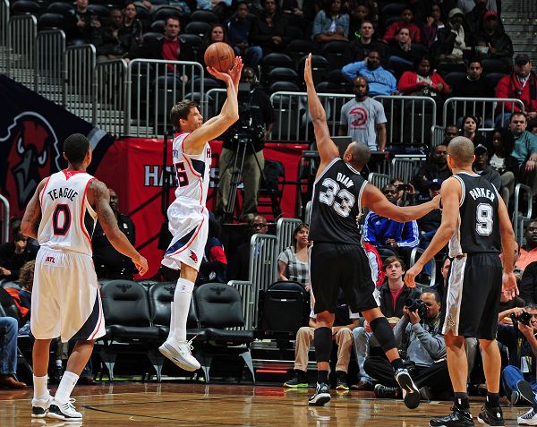 为什么nba科沃尔(回顾科沃尔的NBA之路：靠三分球立足联盟，加盟雄鹿、想圆冠军梦)