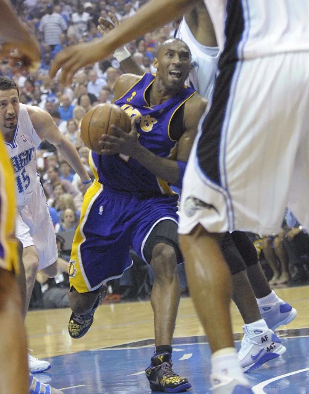 2008-2009nba總決賽（后奧尼爾時(shí)代，科比首個(gè)總冠軍，總決賽表現(xiàn)如何？客觀分析告訴你）