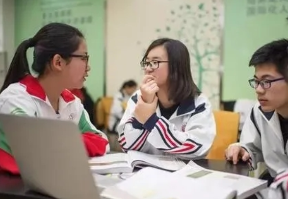 “努力学却学不好”的学科排名，英语仅排第二，榜首曾把人难哭