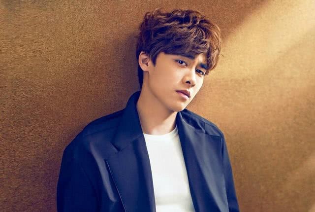 李易峰的现任女友 爆料李易峰的女友-佳迪双