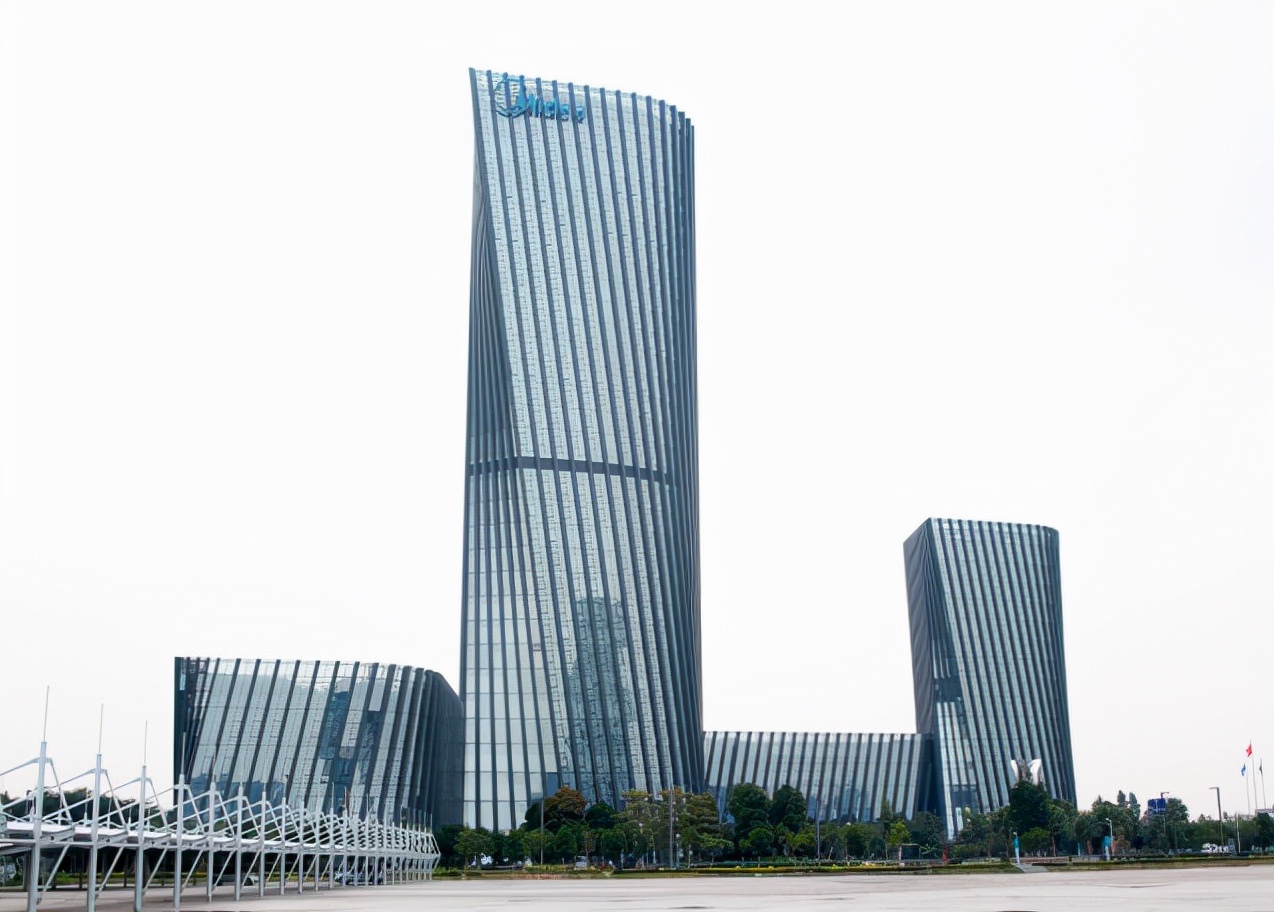 美的集团总部办公大楼就是企业的封面形象,作为我国实力强劲的十大