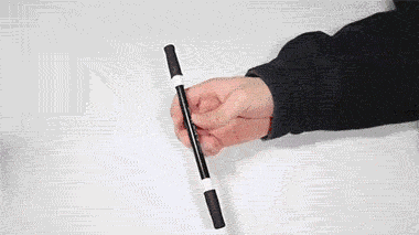 我靠转笔震慑了老外！原来这也是一股来自东方的神秘力量！