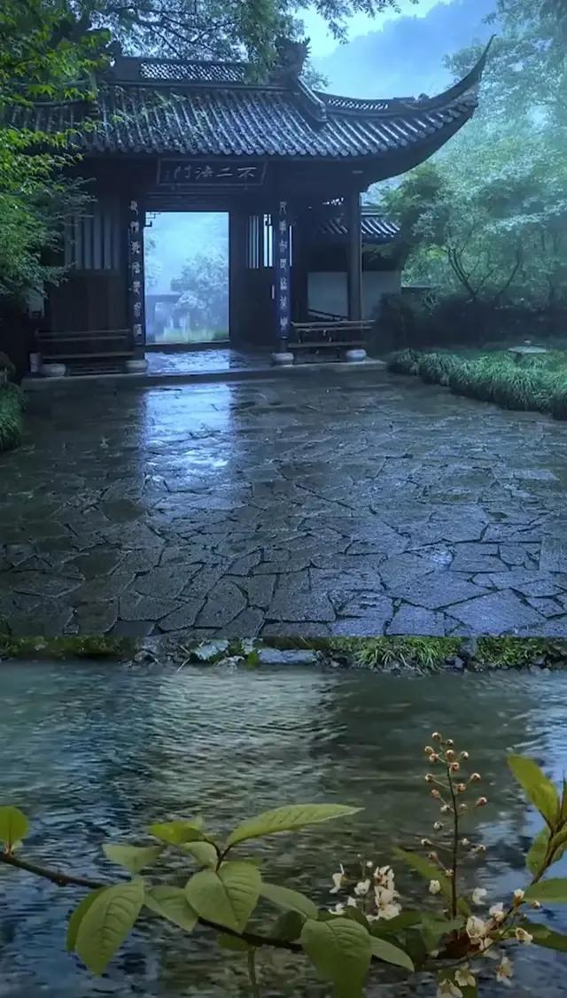 妈妈，我们总是把你藏在你的心里。