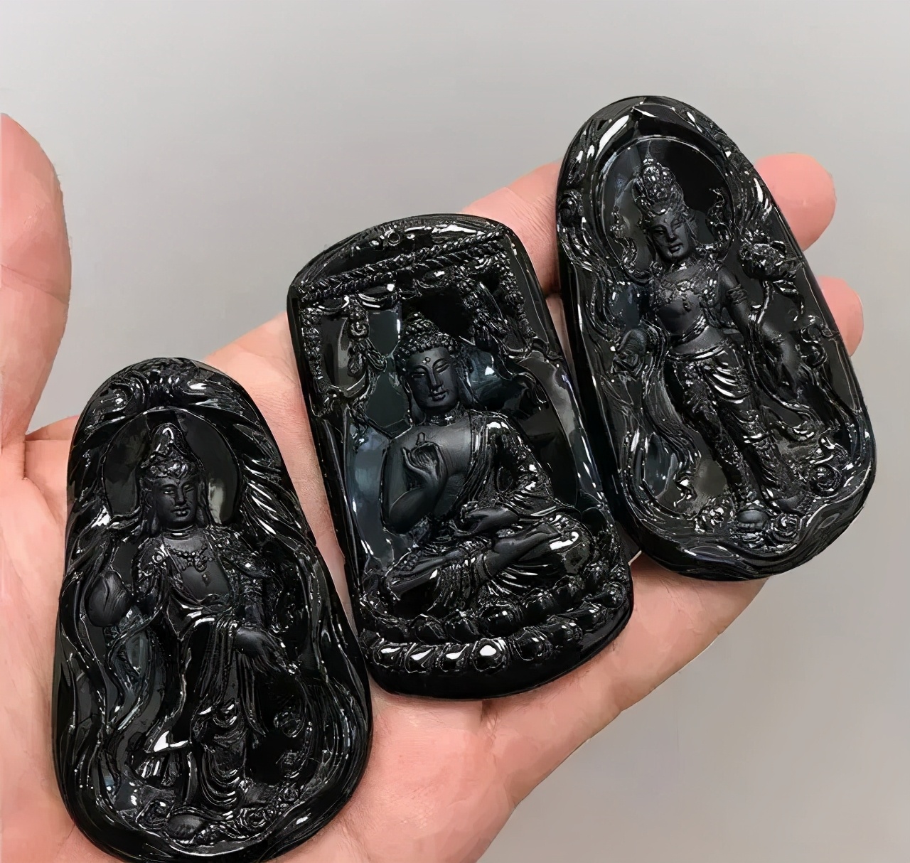 缅甸翡翠哪种好（缅甸翡翠的好处及挑选攻略）