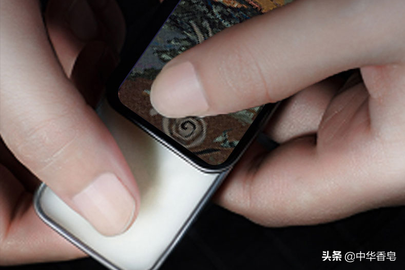 醒醒香膏，每天早上戴口罩挤地铁就是*受罪的时刻，闷得喘不过气