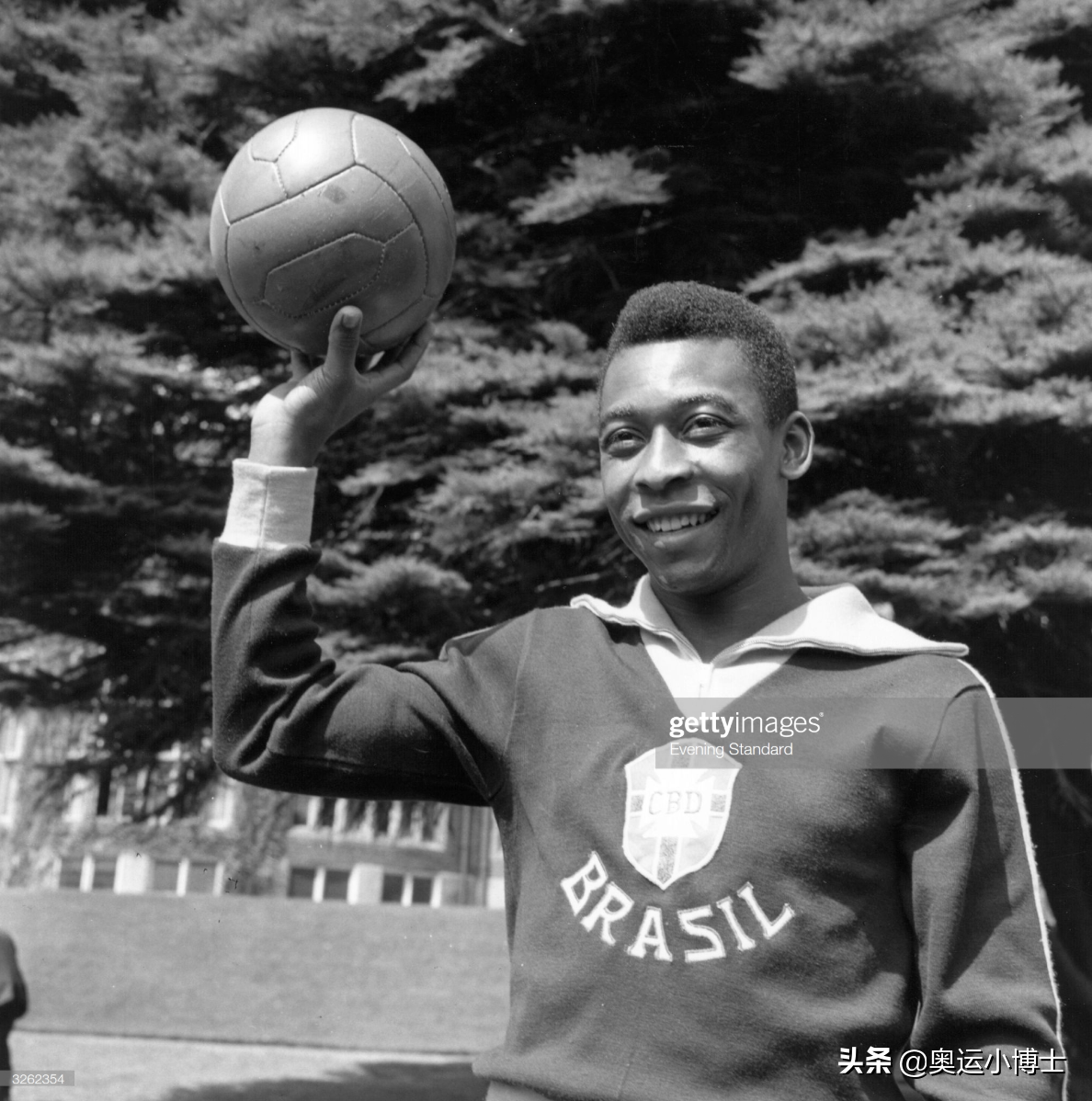 亨托世界杯(足球世界最强全明星赛，7位金球先生同台，史诗比赛却鲜为人知)