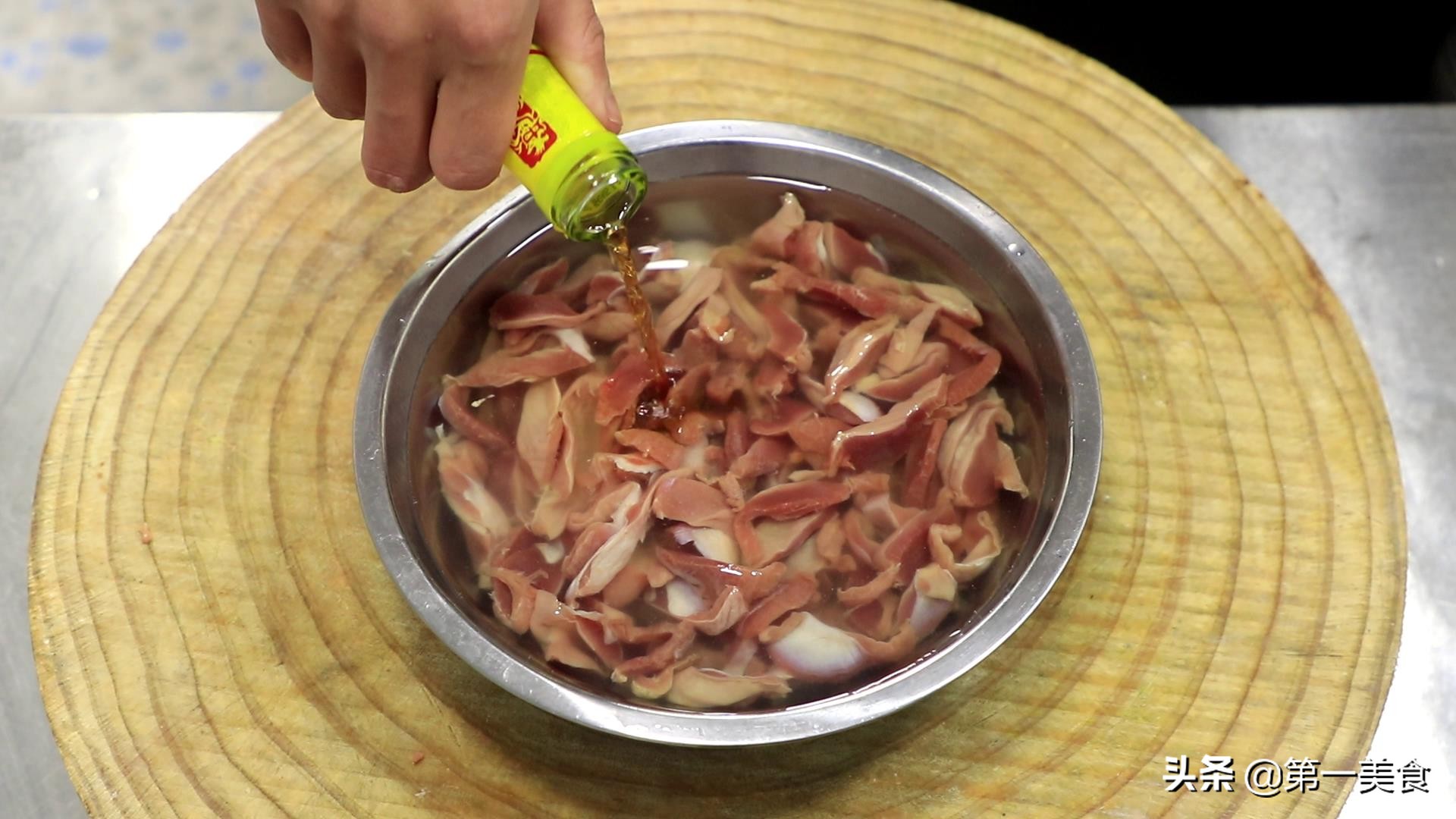雞胗炒尖椒,雞胗炒尖椒的做法