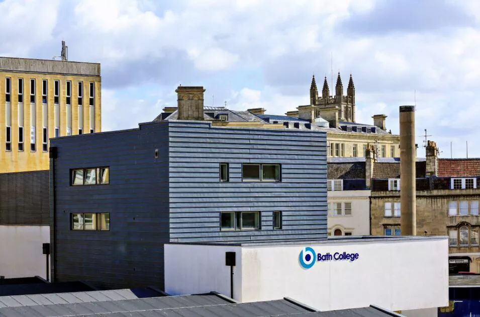 公立丨巴斯学院