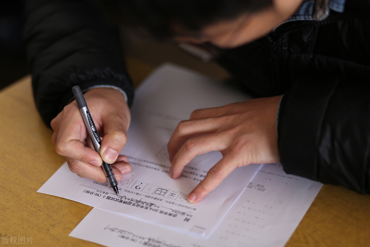 2021年河南省职称评审所需的学历和工作年限及业绩成果—中专教师