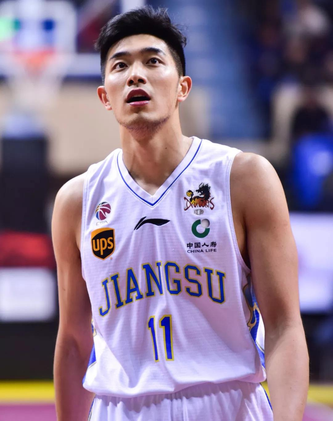 树挪死人挪活,当时内线空洞的江苏队给了吴冠希很大的发挥空间,他也没