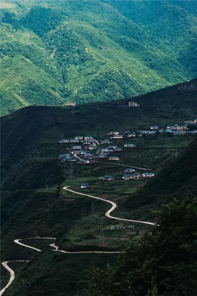 成都周边8个全家出游的好去处,自驾坐车都可以,一路风光美如画