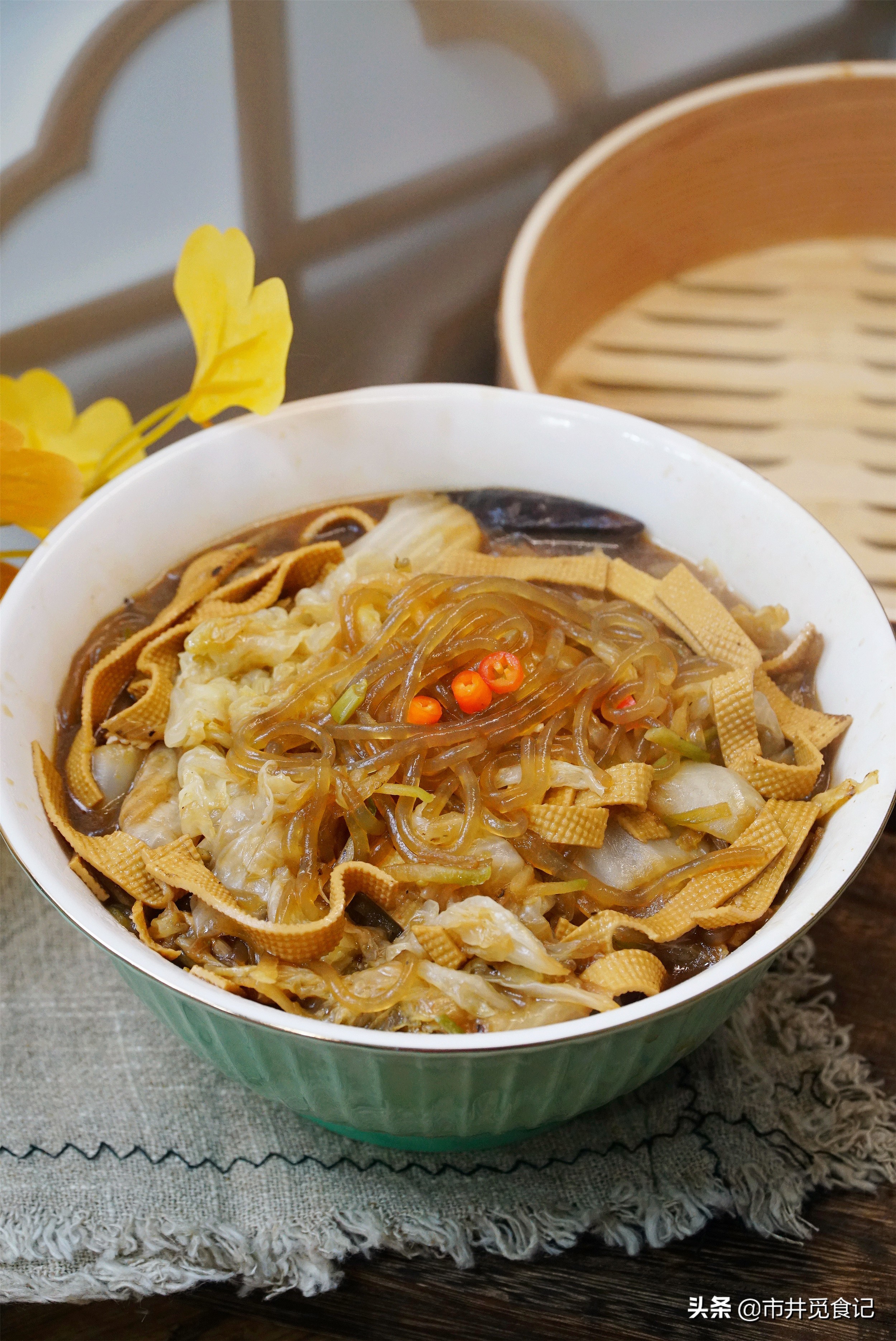 山西,河南附近有一道叫"大烩菜"的家常菜,一直是百姓餐桌上的常客,所