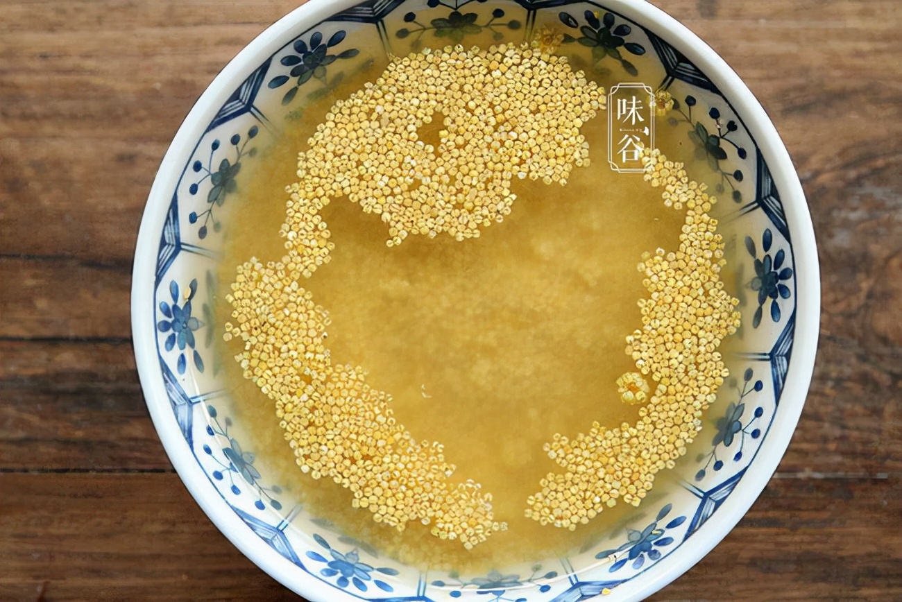 天冷了,小米别只会熬粥,蒸一蒸软糯鲜香,营养全面,老少都爱吃