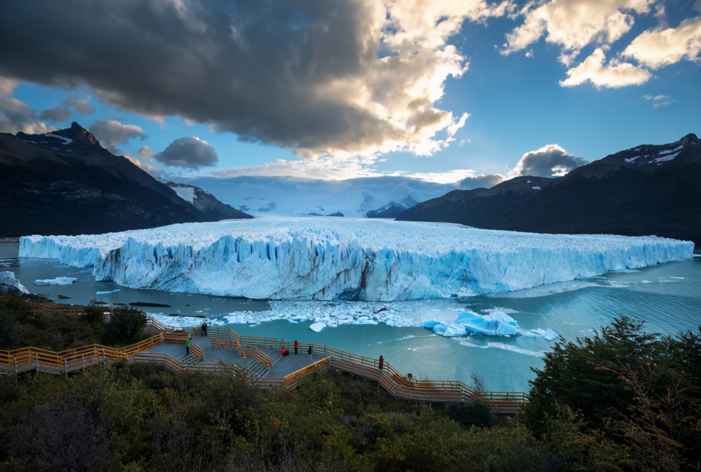 世界十大冰川 莫雷诺景色壮观,中国玉龙上榜
