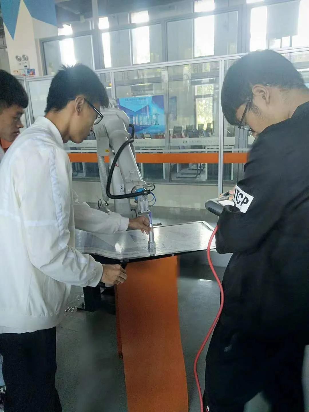 华北电力大学继续教育学院（保定）与你一起迎接大学生活的美好