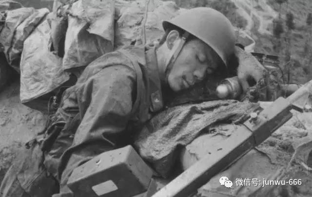 军魂｜看完落泪：解放军对越作战震撼瞬间！