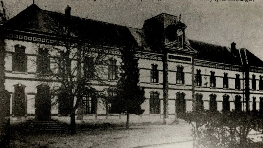 租法国古堡，建中国大学，他只花了一法郎？