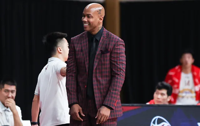 cba加时赛投篮「加时赛0-11,位列联盟倒数第二,球迷：阿的江该下课了」