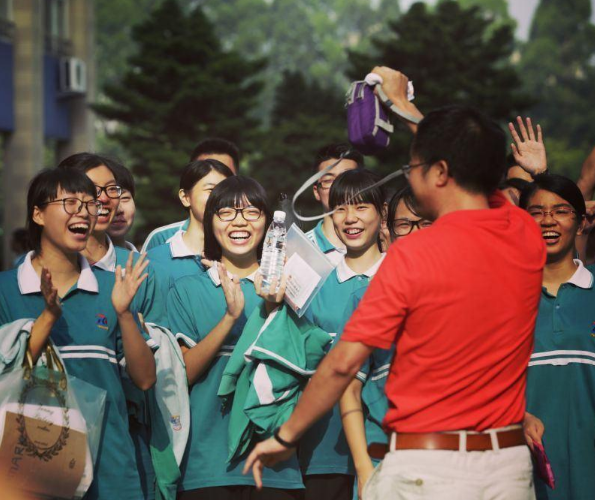 今年高考已经结束，各省查分时间公布，考生和家长不容忽视