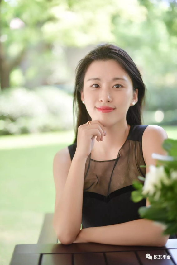从上海走出，她放弃外交部工作，入职世界500强，还拿下全球顶尖名校offer！