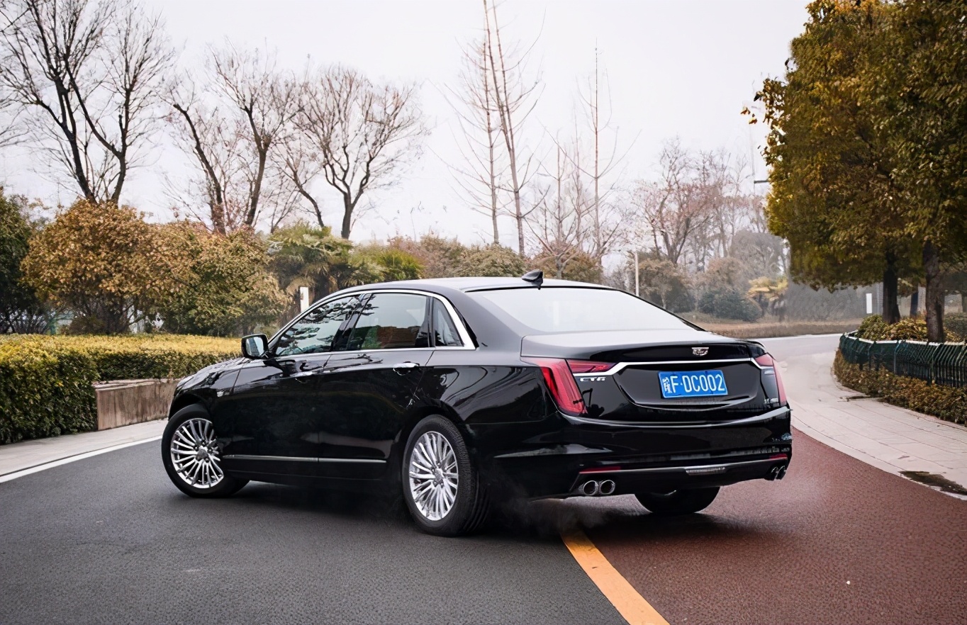 30万提了輛低配凱迪拉克CT6，开了8560Km，这几个缺点不得不说