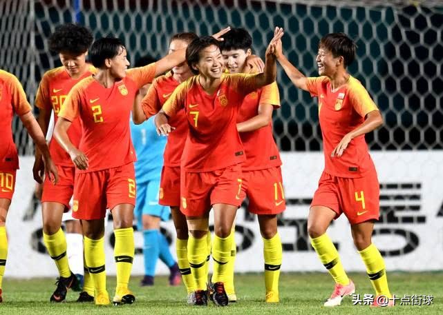 世界杯2019中国女排男篮(盘点中国三大球的2019：女篮女排捧世界冠军，男足男篮创耻辱纪录)