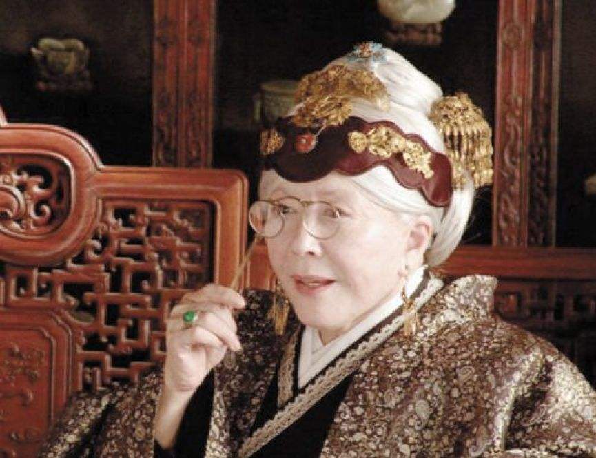 揭秘秦可卿身世之谜，这位红楼美女为何会惨死天香楼？