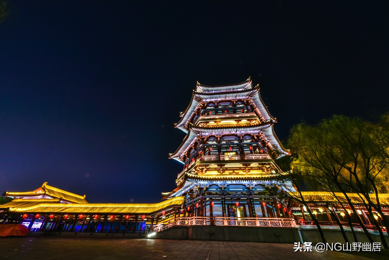 西安最美夜景:灯火辉煌的热闹街景,重现昔日的大唐盛世