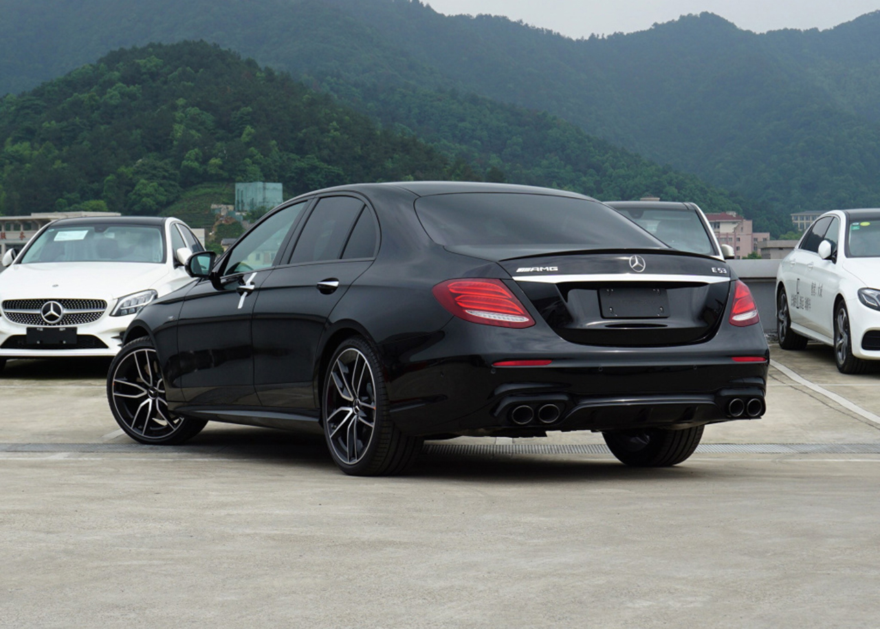 e43奔驰多少钱(奔驰AMG E 53轿车亮相，四门轿跑 性能野兽，售价94.88万起)