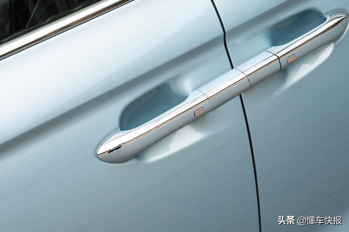 20万元级自主品牌MPV，荣威iMAX8与传祺M8怎么选？