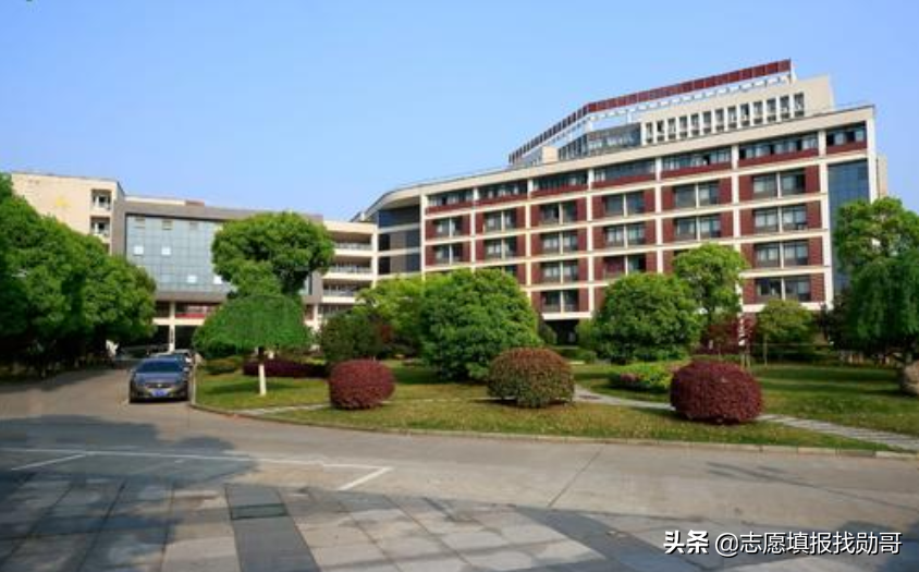 国内核工业第一所大学，实力强悍，门槛却不高，适合“捡漏”