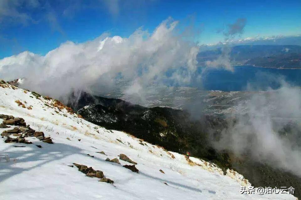 洱海因苍山而灵动，苍山因洱海而妩媚