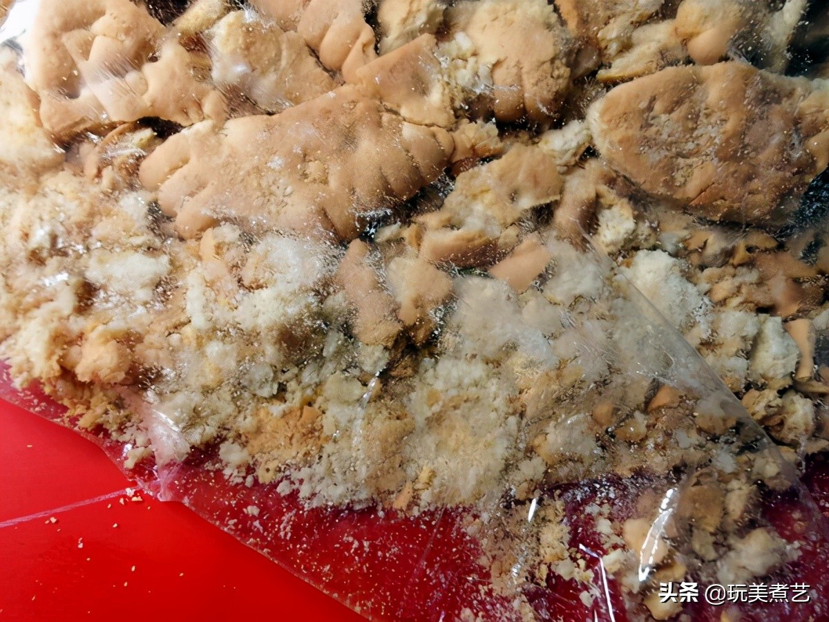 春光明媚好时光，树莓遇上菠萝，就来一个慕斯尝尝