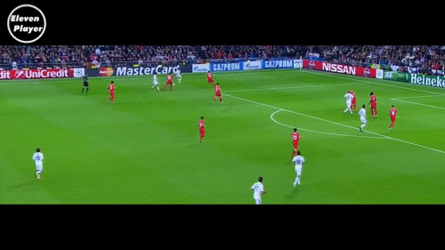 新手踢足球踢哪个位置不怎么会踢（足球位置：踢好边后卫，这是最基础的去理解实战足球的位置）