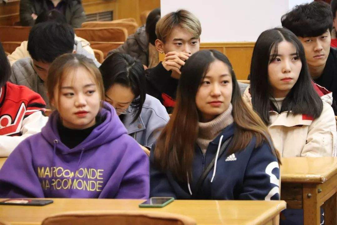 关于大学里的人际关系，学长有一些掏心窝子的话想跟各位新生说