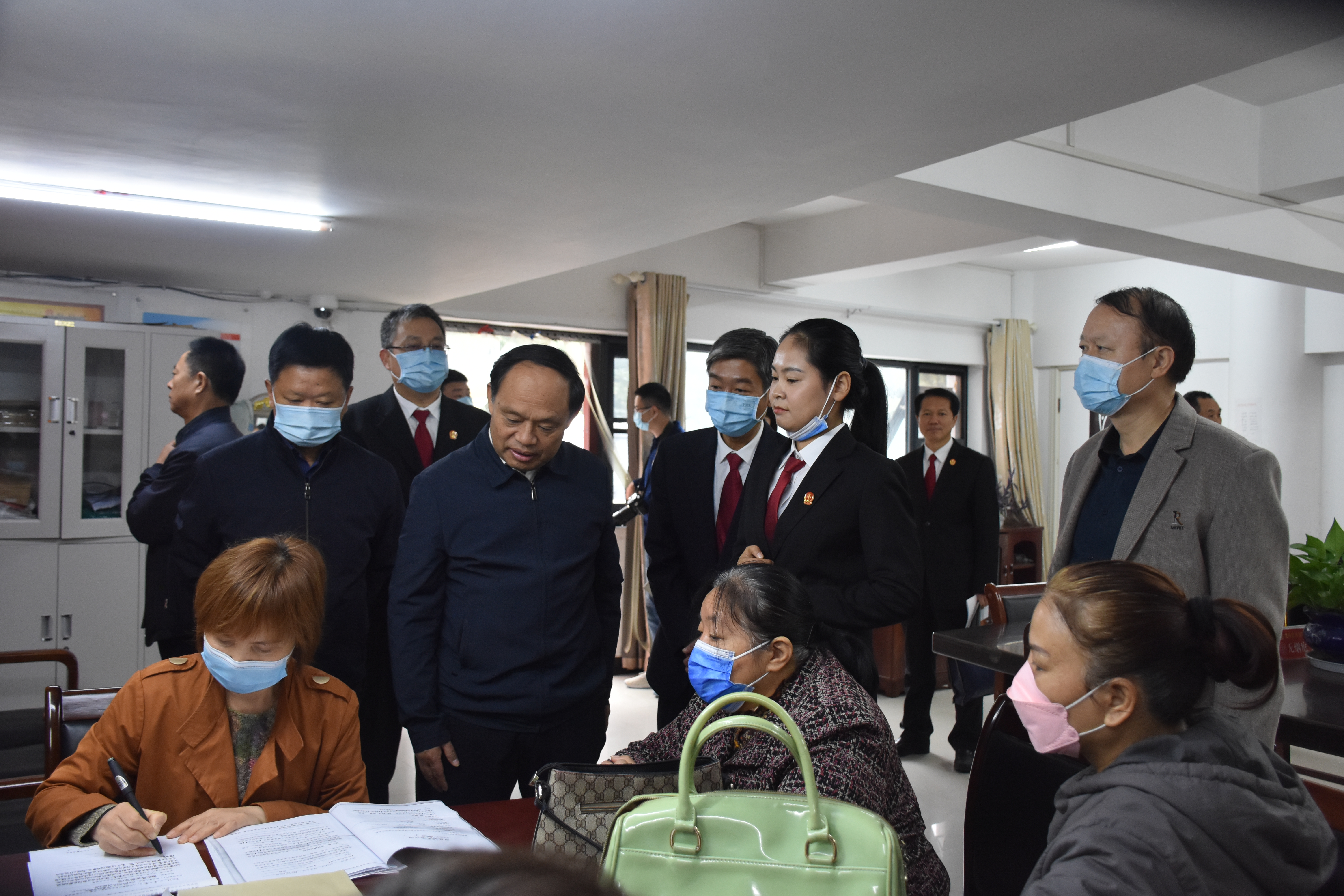 信阳市人大常委会赴光山法院调研民事审判工作