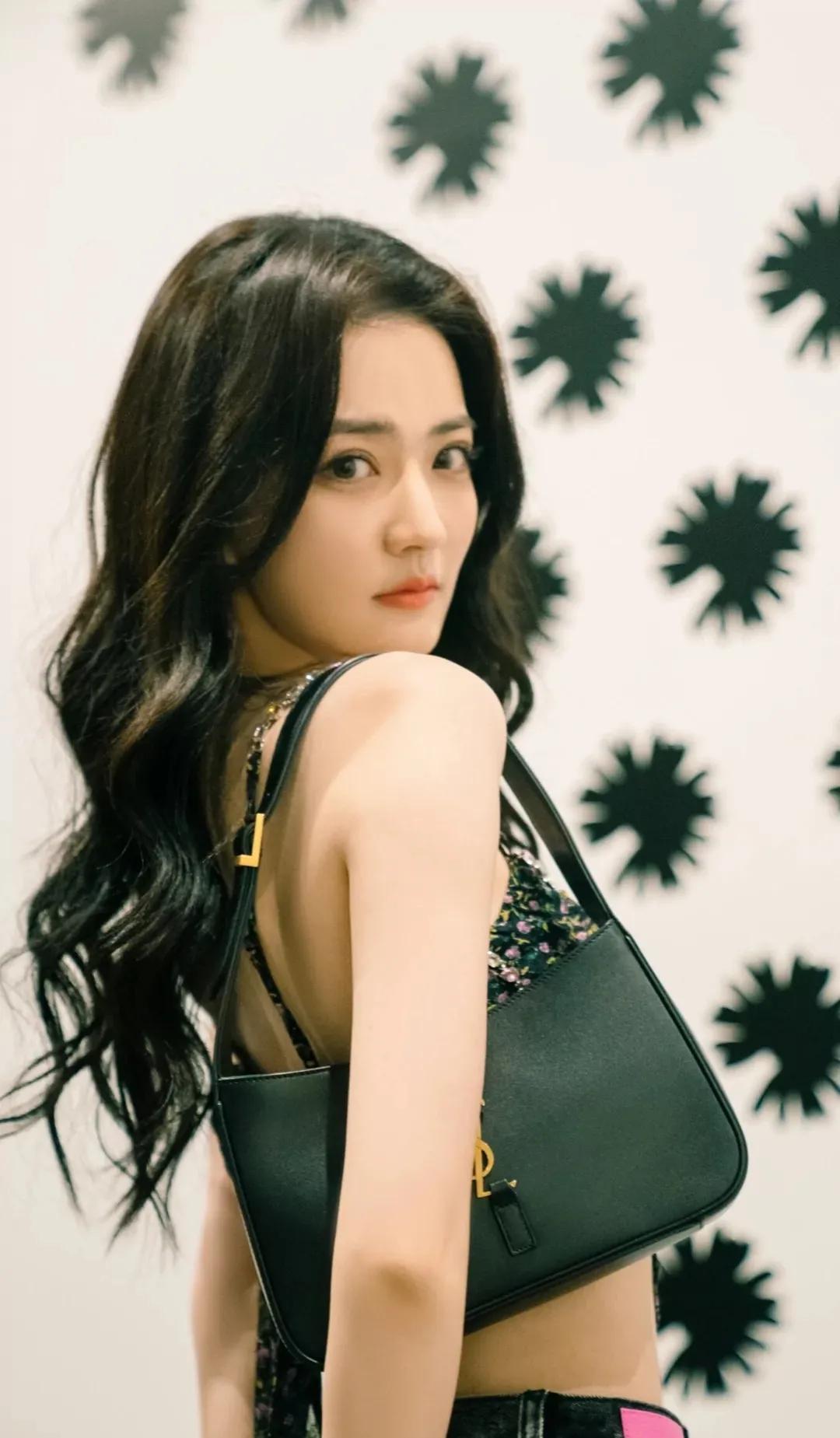 气质美女明星徐璐手机高清壁纸