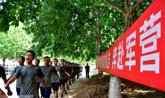 想要参军的学生注意！部队直招士官来了，直接授衔的可不多见