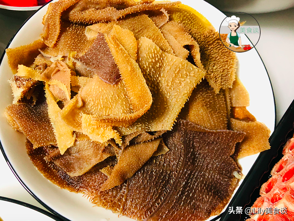 老公生日，媳妇用1个小时，准备了一桌子菜，老公：好感动对不起