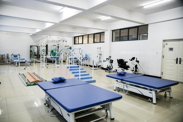 怀揣济世梦想的学子 昆明27年资深医学教育学院等你报名