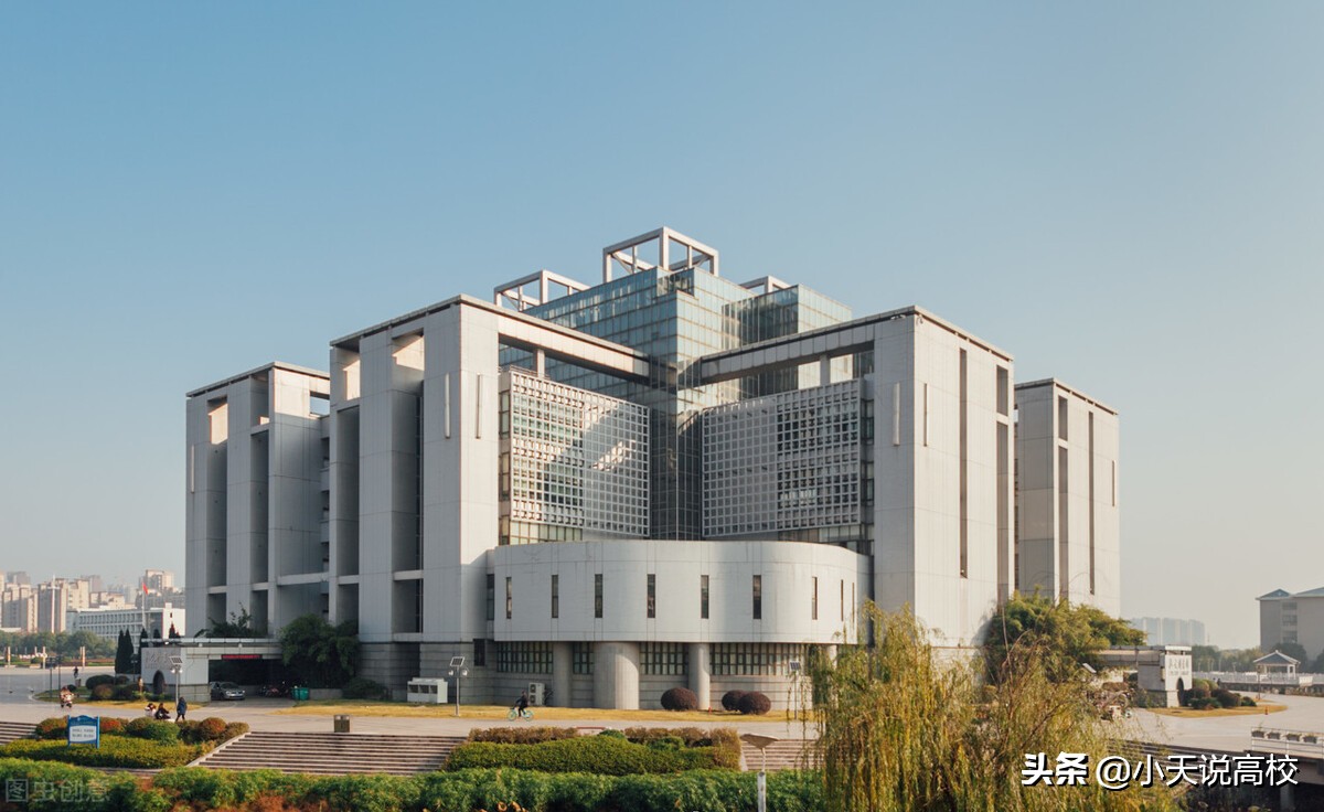 安徽省属高校一流本科排名，安大无悬念第一，安理工意外逆袭